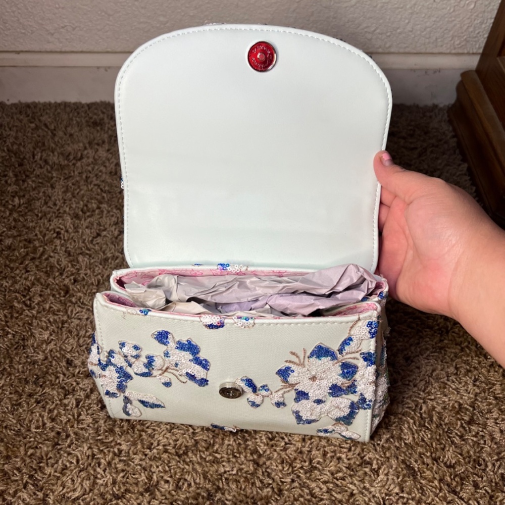 Disney Loungefly – Alice in Wonderland Sequined Crossbody Bag - Picture 7 of 7